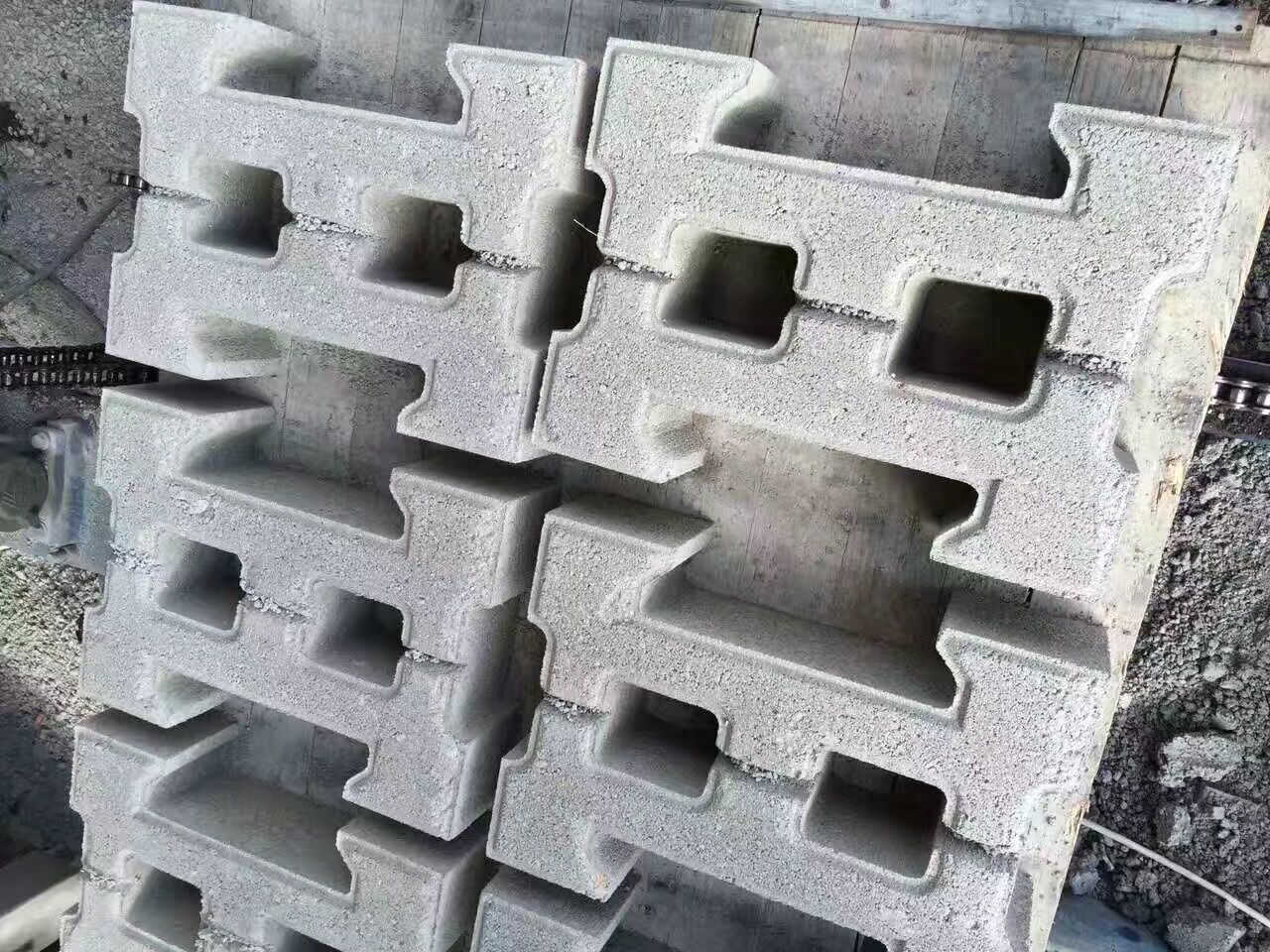 இன்டர்லாக்கிங் பிளாக் மெஷின்: கான்கிரீட் மெஷினரிக்கான புரட்சிகர தீர்வு