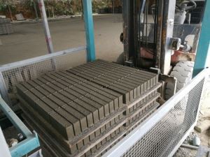 ஹைட்ராலிக் செங்கல் தயாரிக்கும் இயந்திரம்: டிஜிட்டல் மேலாண்மை & நுண்ணறிவு உற்பத்தி