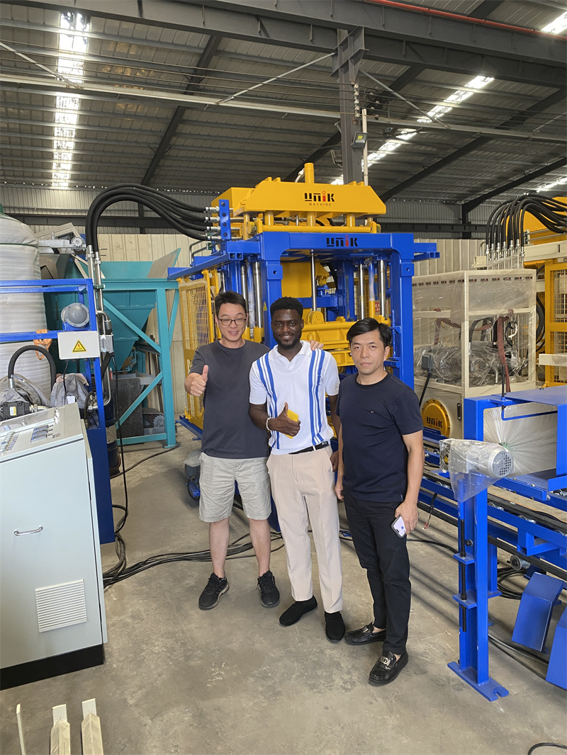 கானாவிலிருந்து உற்சாகமான வருகை: கான்க்ரீட் பிளாக் மெஷின் டூர் மற்றும் பர்சேஸ் இன்டென்ட்